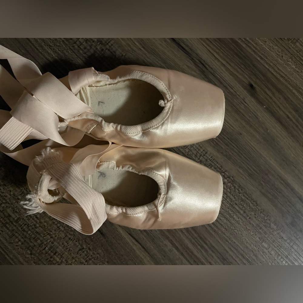 Russian Pointe point shoes Rubin Radiance 37.5 W4V2 wore one class